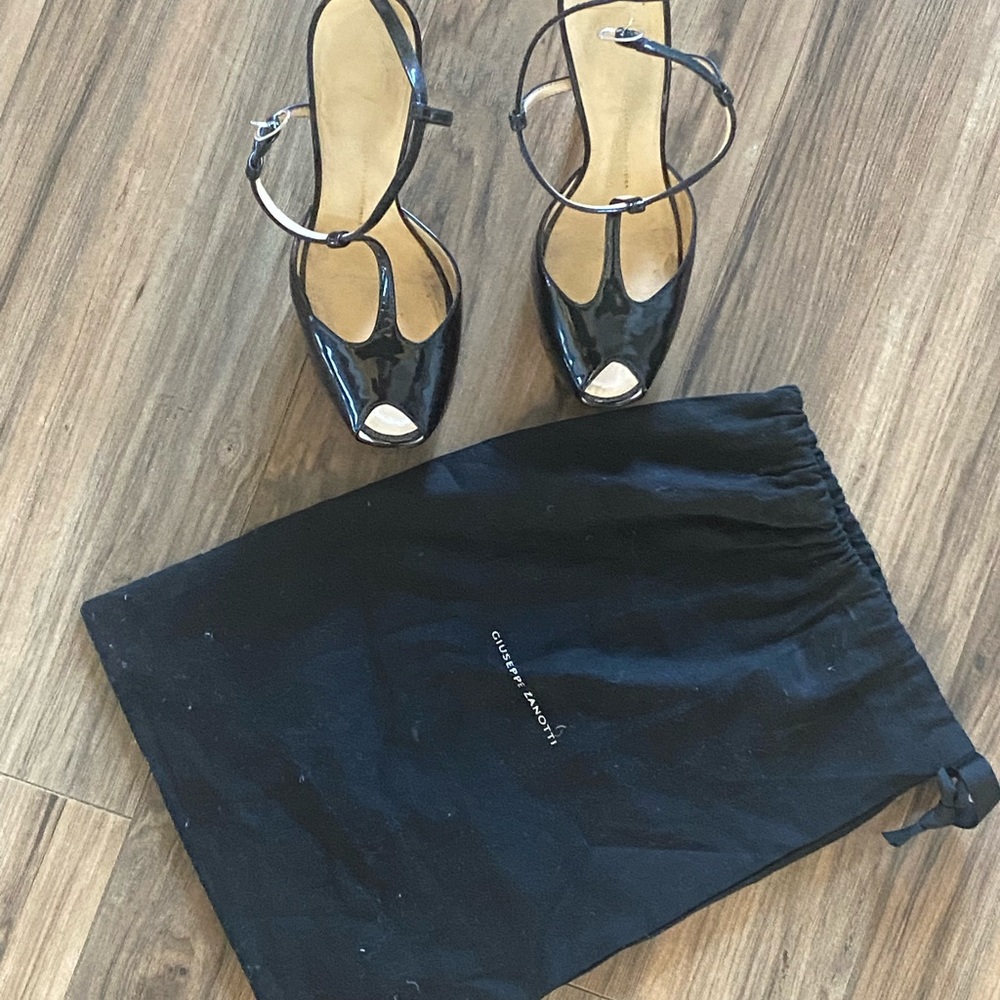 Giuseppe Black Patent Leather T-Strap Platforms Sz 40 (Gently Used) - Picture 11 of 13